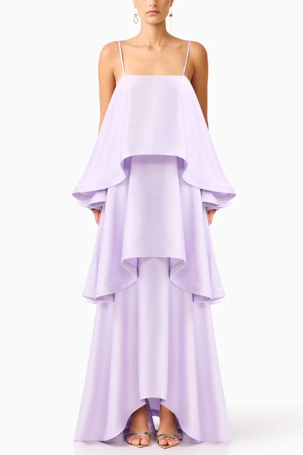 Vestido largo evasé lencero de satén con volantes y escote cuadrado, suave y fluido
