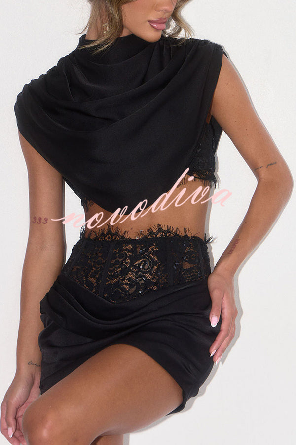 Conjunto Tanya de top corto de satén con cuello alto fruncido y minifalda de encaje con cintura ceñida y detalle de lentejuelas