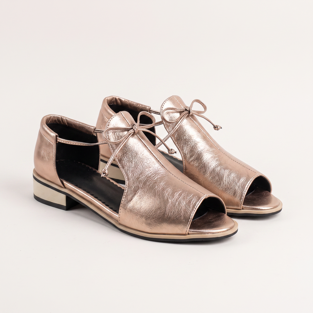 LILLIANA – SANDALIAS DE PIEL CON TIRAS