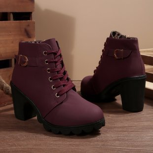 Botines Karin chic con cordones, hebilla metálica y suela gruesa