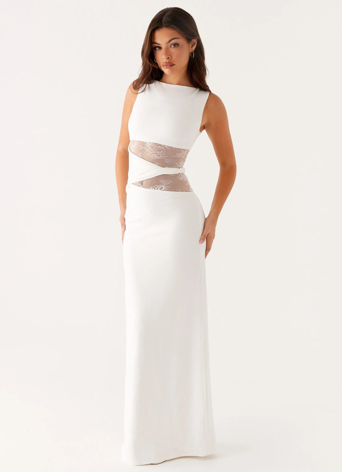 Liora | Vestido largo favorecedor con sutiles aberturas y cordones