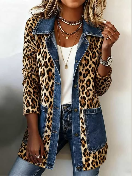 Fablenne™ | Chaqueta Larga con Estampado de Leopardo y Paneles de Denim en Contraste
