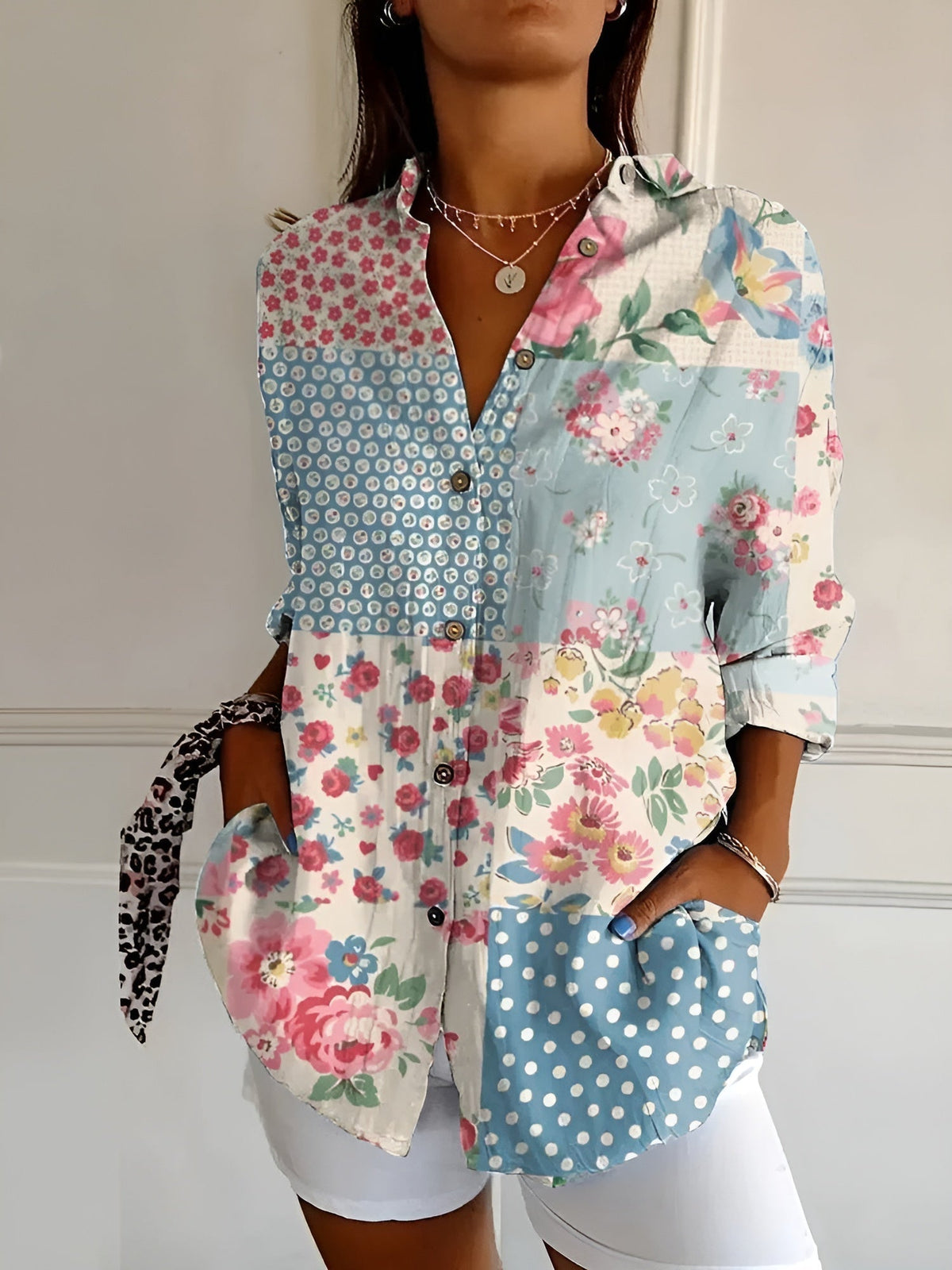 Lorna | Blusa Floral con Botonadura