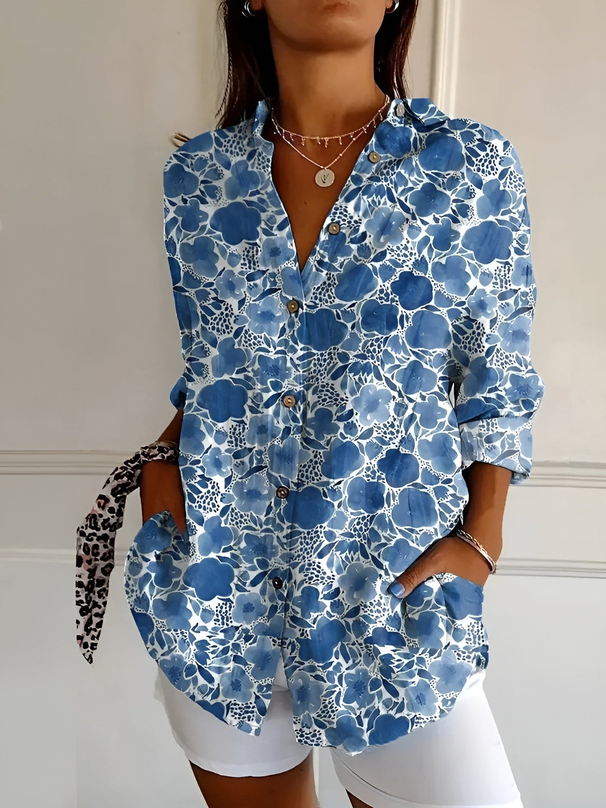 Lorna | Blusa Floral con Botonadura
