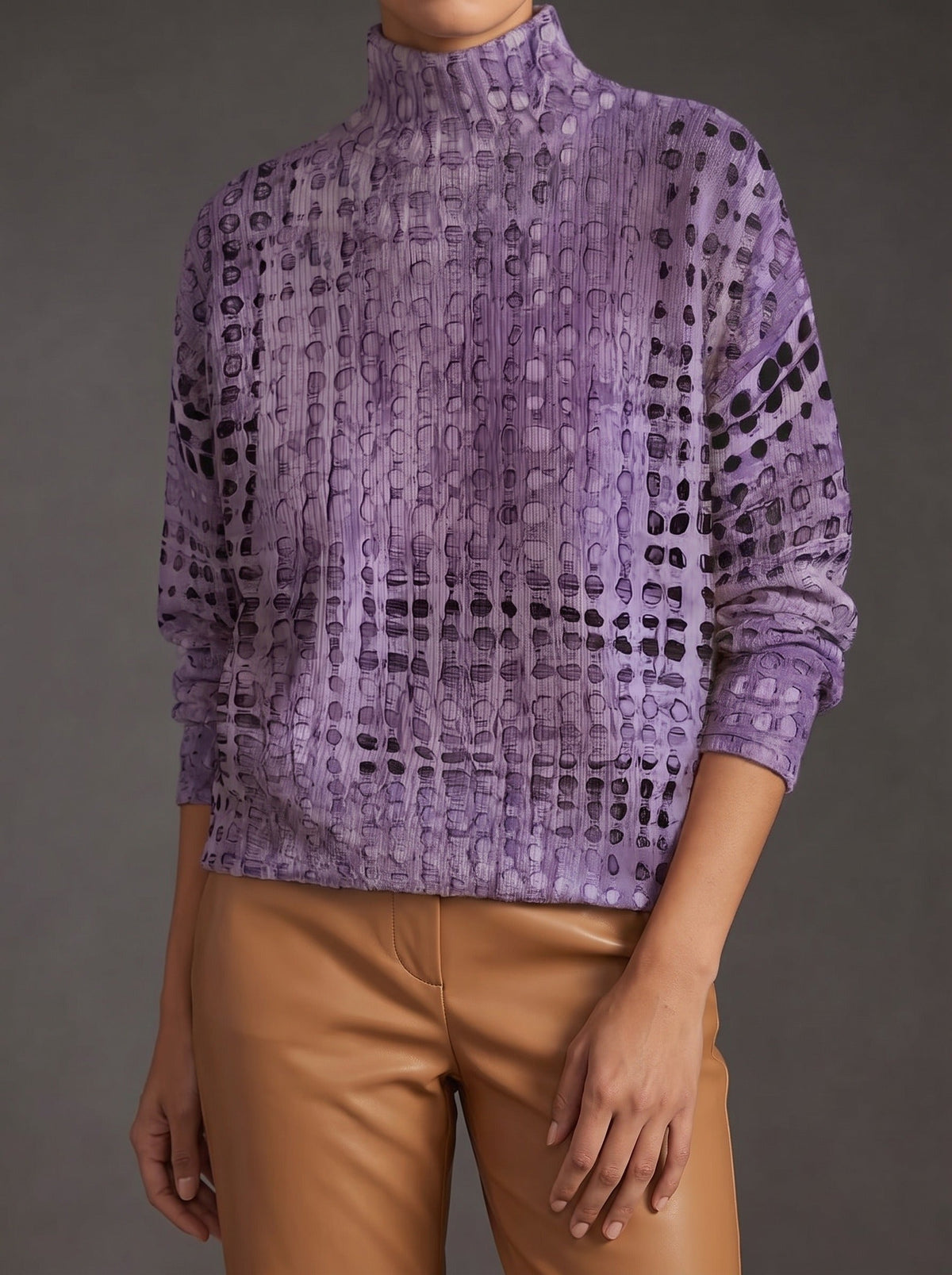 Ysolde™ | Cuello alto calado en lavanda